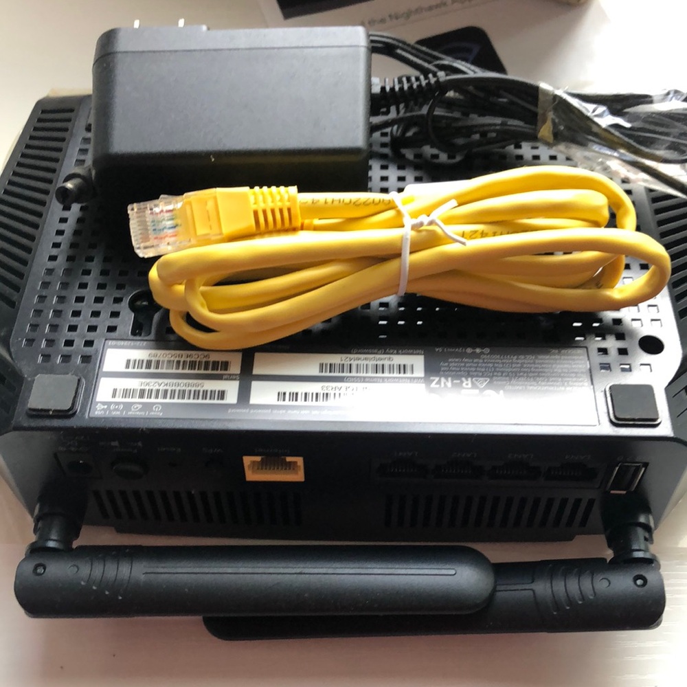 NETGEAR AC1600 WiFi Router - Model - R6260-Black - Picture 8 of 11